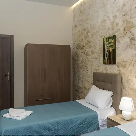 Modern With Mountain View In 80 M² Fireplace *