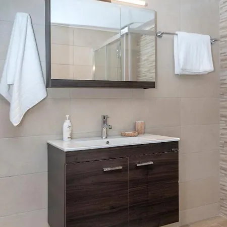 Modern With Mountain View In 80 M² Fireplace Apartman