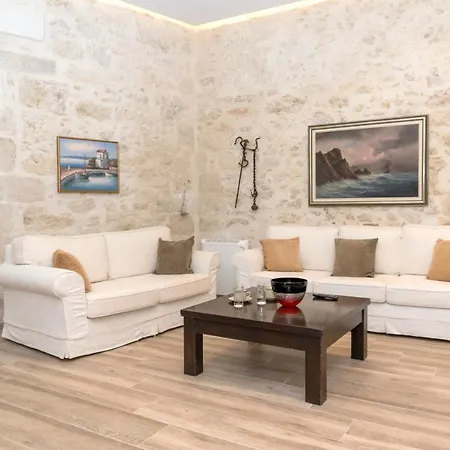 Modern With Mountain View In 80 M² Fireplace Rúsztika